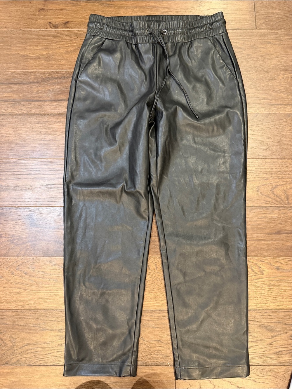 LOFT Black Faux Leather Jogger Pants Size Medium NWT - C1-I
